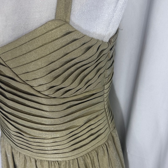 Elegant Olive Green Pleated Dress - Picture 6 of 12